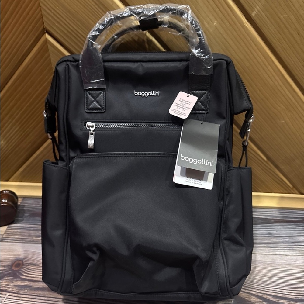 Baggallini Soho Black Backpack with Structured Design
